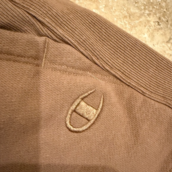Champion Brown Shorts - Picture 2 of 4